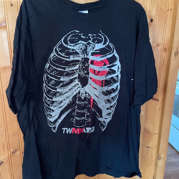 Men’s tshirt size XL - Picture 1 of 2